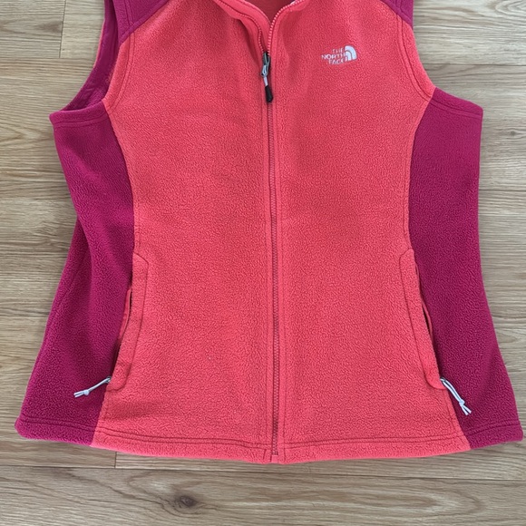 The North Face Women's Colorblock Fleece Vest XL Pink Coral Cozy Winter Soft - Picture 2 of 7